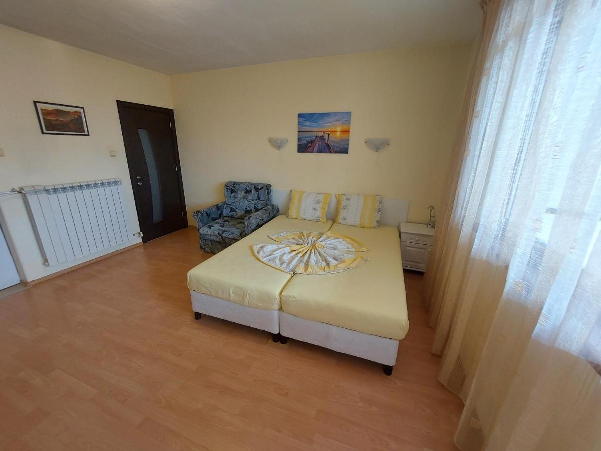 Primorski Briz Guest House Приморско Экстерьер фото